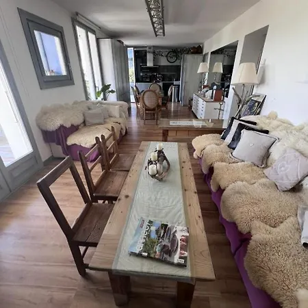 Comme Chez Soi 1 אנסי